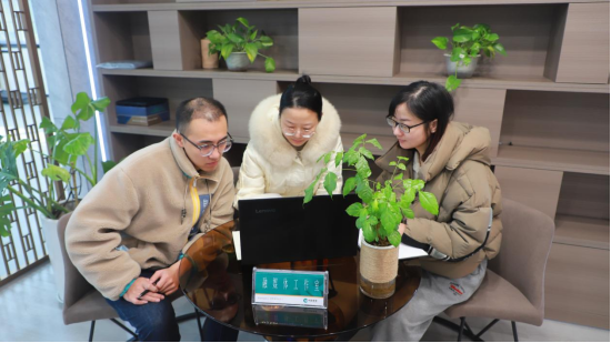 打造融媒体工作室，讲好陂烟故事