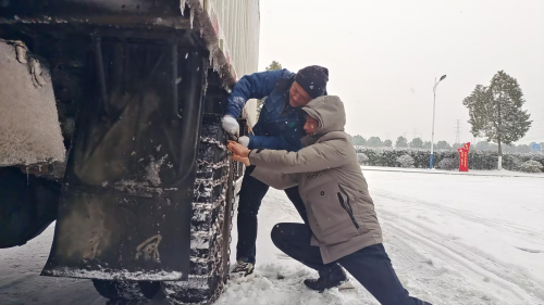 襄阳烟草物流中心：浴“雪”奋战守一线，擦亮“最美”物流蓝