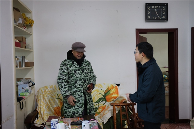 湖北松滋市烟草专卖局：走访慰问退休老干部