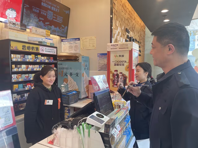 汉阳烟草：春节服务“不打烊”  守护市场“不断档”