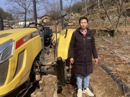 90后小伙的烟叶致富路