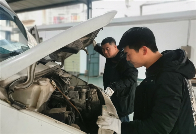 湖北宜都烟草：战风雪 护平安 送温暖