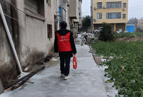 风里雪里 我们守护你