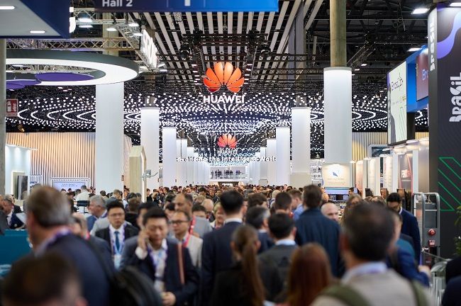 MWC 2024：华为手机展现科技创新实力，持续强化高端科技品牌形象
