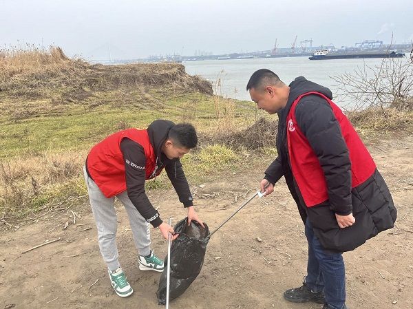 志愿服务我先行 雷锋精神永相传