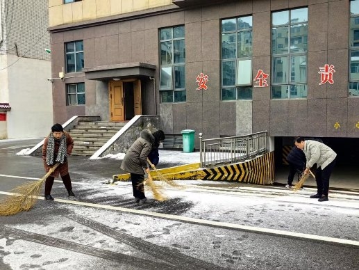 蕲春县烟草专卖局：冰雪融花，暖心不化