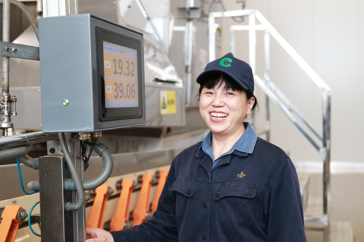 生产一线竞展“她”风采