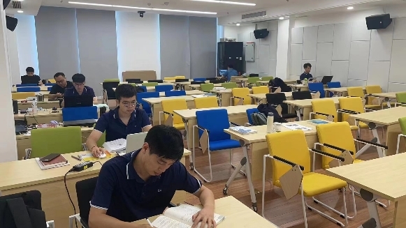 破立并举！推动青年人才冒尖出彩