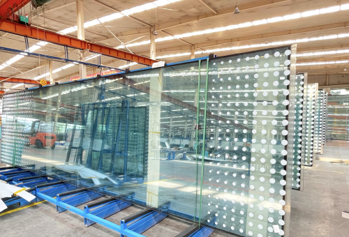 远大铝业技术突破：国内首条超大单元幕墙集成线引领行业变革