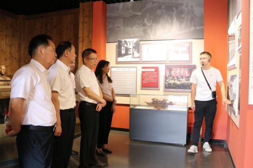 联学共建强党性 互鉴互促提质效  黄州区、英山县、罗田县烟草专卖局（营销部）开展党组理论学习中心组 “联组共学” 活动