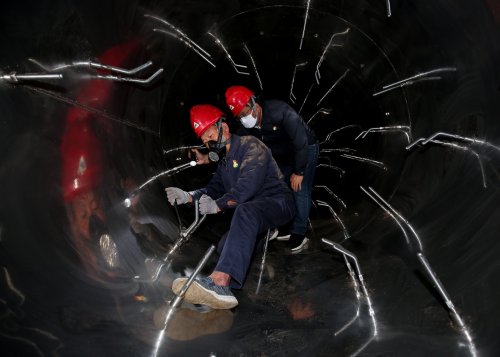 感恩新时代，逐梦新征程 ——红土金叶赋