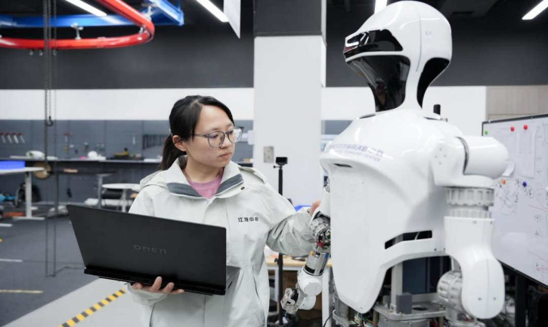 合肥综合性国家科学中心科学家特辑 费军廷：锻造合肥智造“超级大脑”