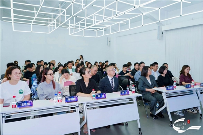 21家知名服装品牌齐聚柯桥,2026“柯桥优选”首场对接会引爆供应链新商机 21家知名服装品牌齐聚柯桥,2026“柯桥优选”首场对接会引爆供应链新商机