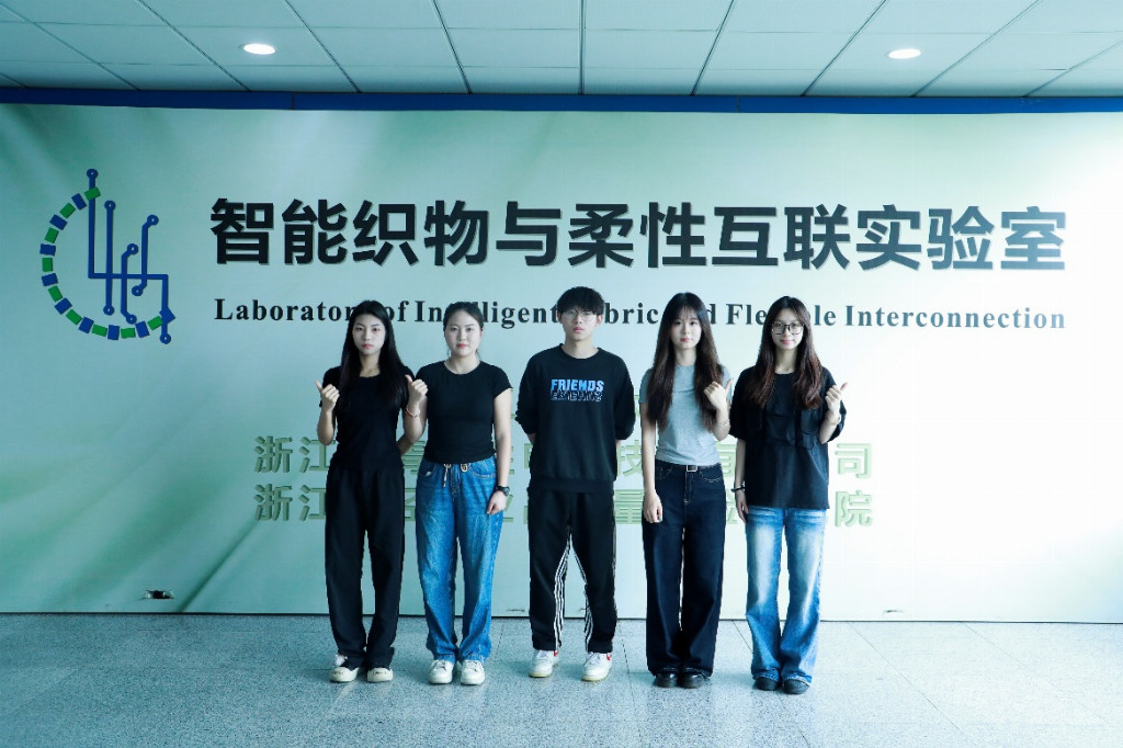 “大学生把青春写在产业一线！”——义乌工商职院学生双创团队践行义乌发展经验